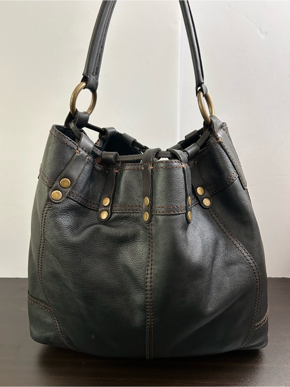 Lucky Brand - Large Black Leather Drawstring Hobo Shoulder Bag - Picture 2 of 16